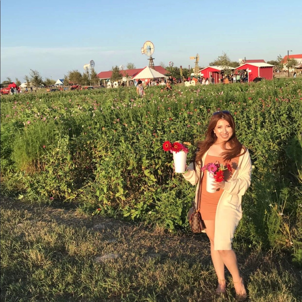 Dress - Picture 2 of 3